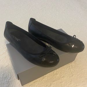 Vionic Spark Minna Leather Ballet Flats